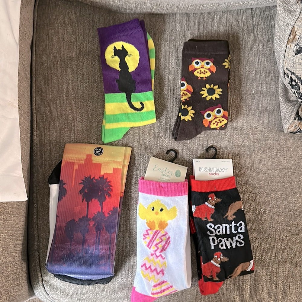 5 pairs of socks (Holidays and Lakers)